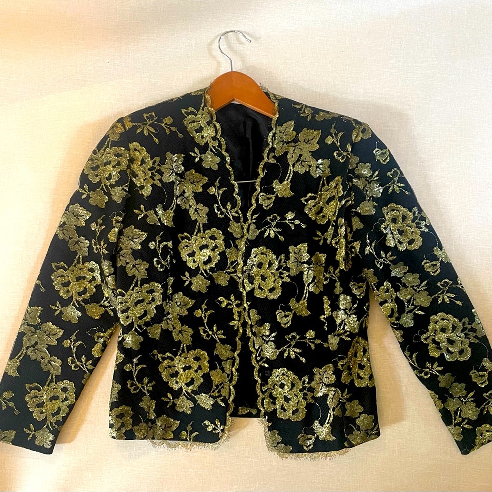 Lee Anderson cropped blazer